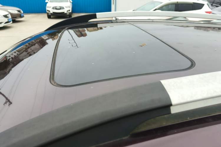 Used Baojun 560 2015 1.8L manual luxury version Roof