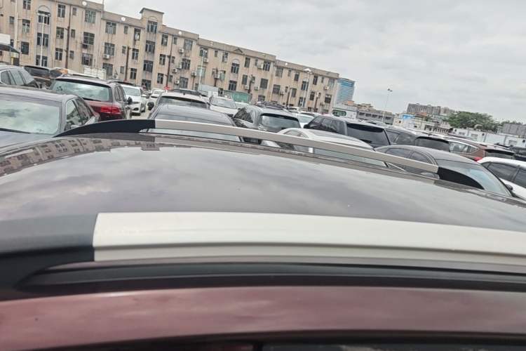 Used Baojun 560 2015 1.8L Manual Elite Edition Roof