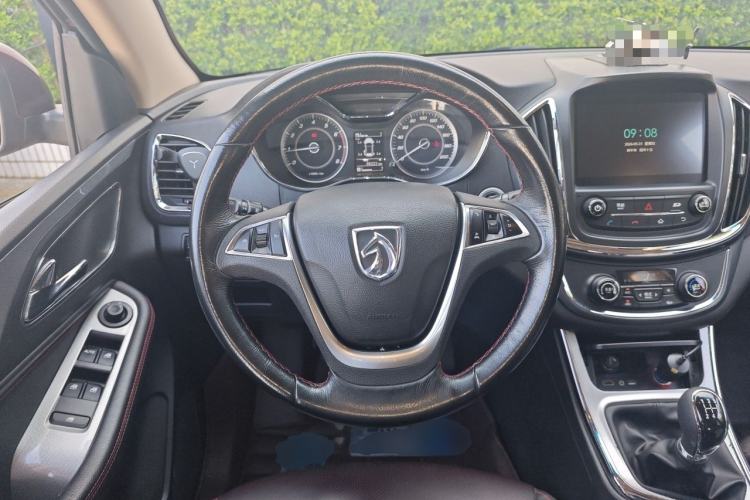 Used Baojun 560 2015 1.8L manual luxury version Steering Wheel