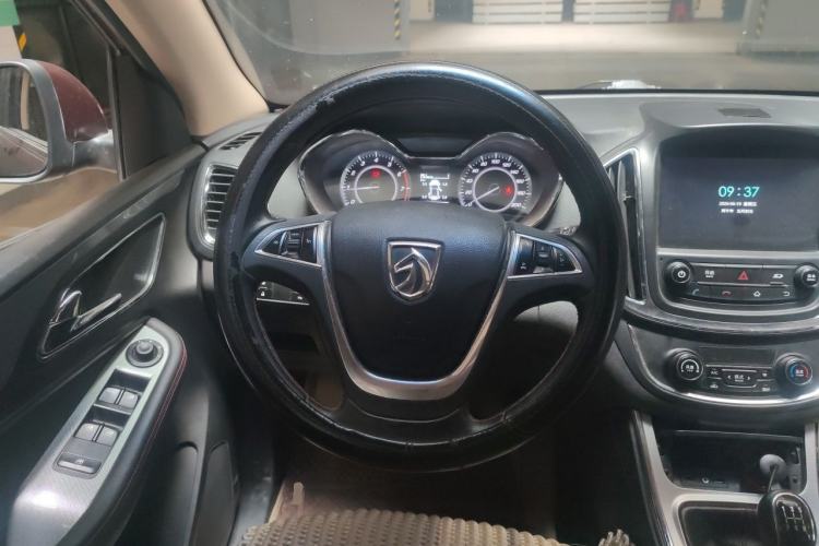 Used Baojun 560 2015 1.8L manual luxury version Steering Wheel