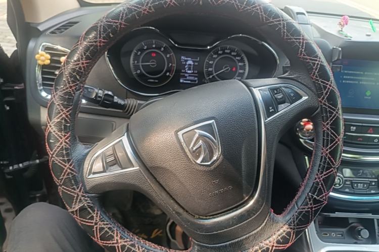 Used Baojun 560 2015 1.8L manual luxury version Steering Wheel