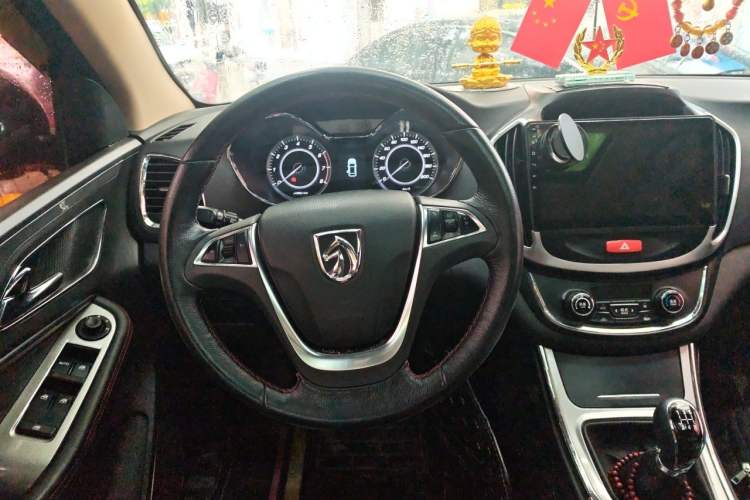 Used Baojun 560 2015 1.8L manual luxury version Steering Wheel