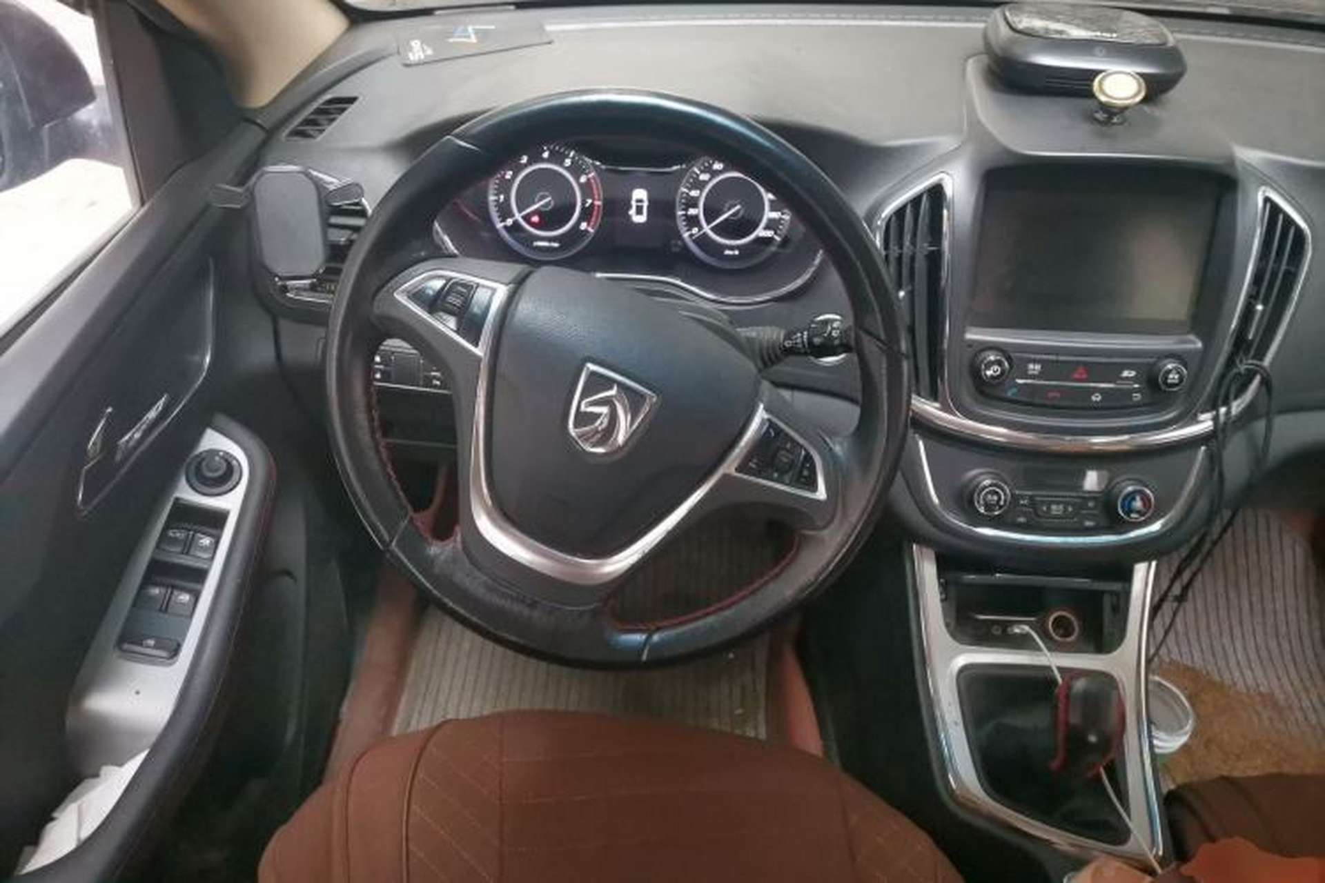 Used Baojun 560 2015 1.8L manual luxury version Steering Wheel
