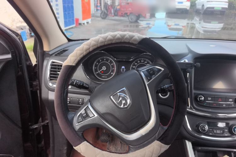 Used Baojun 560 2015 1.8L manual luxury version Steering Wheel