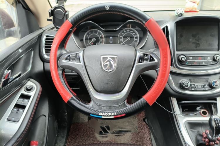 Used Baojun 560 2015 1.8L manual luxury version Steering Wheel