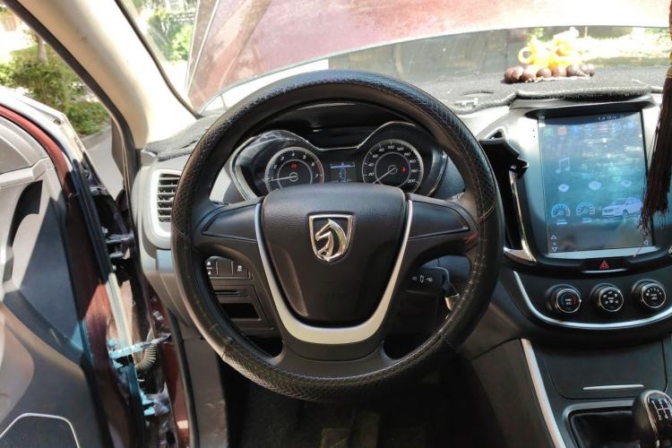 Used Baojun 560 2015 1.8L manual Comfort trim level Steering Wheel