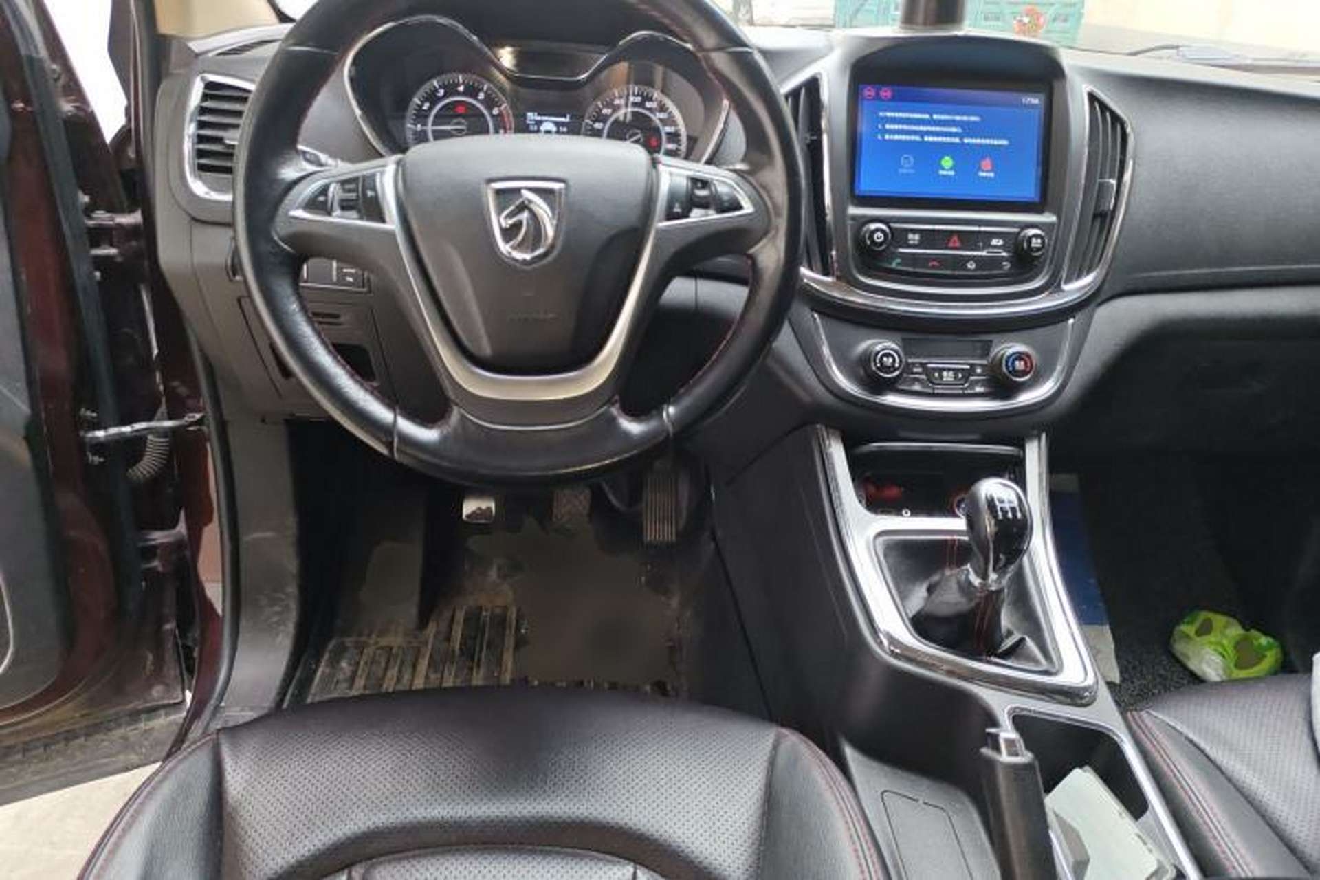 Used Baojun 560 2015 1.8L manual luxury version Steering Wheel