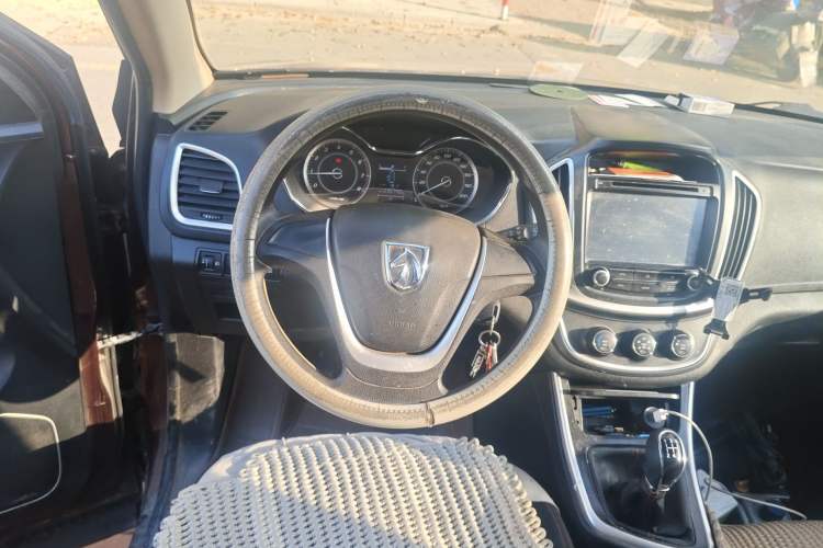Used Baojun 560 2015 1.8L manual Comfort trim level Steering Wheel