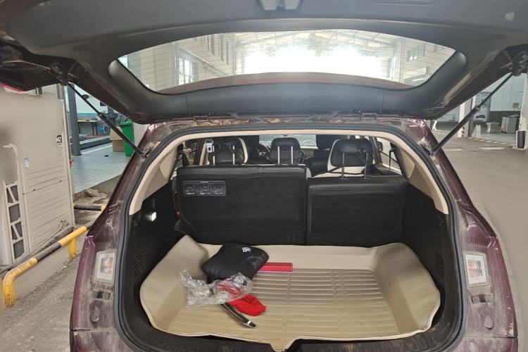 Used Baojun 560 2015 1.8L Manual Elite Edition Trunk