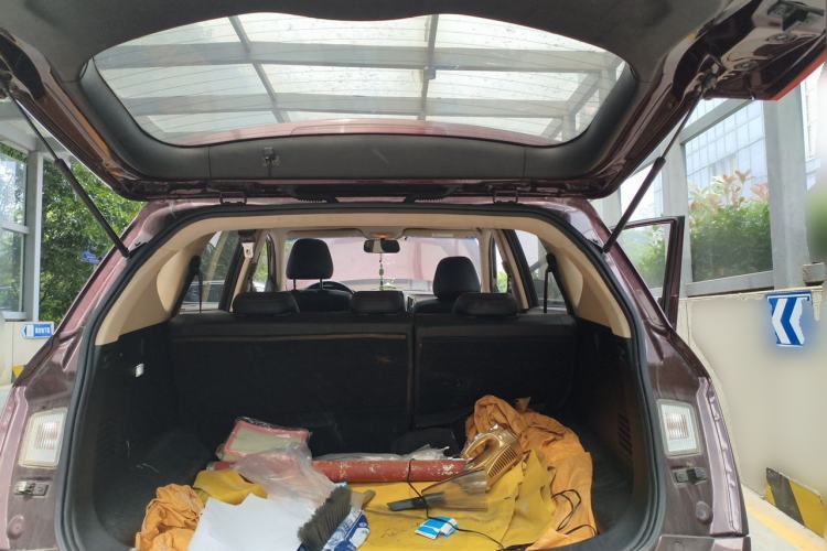 Used Baojun 560 2015 1.8L manual luxury version Trunk
