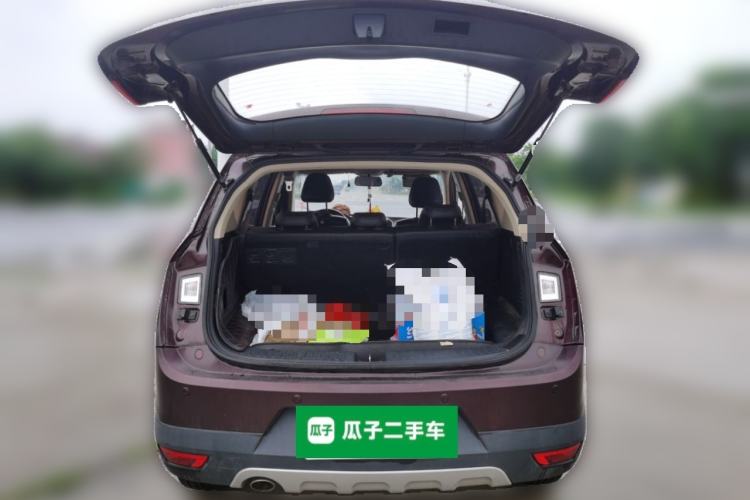 Used Baojun 560 2015 1.8L manual luxury version Trunk