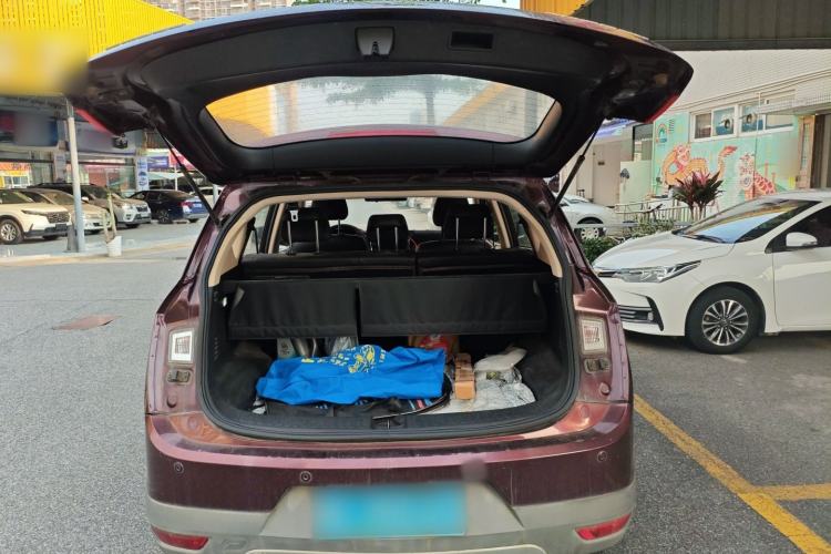 Used Baojun 560 2015 1.8L manual luxury version Trunk