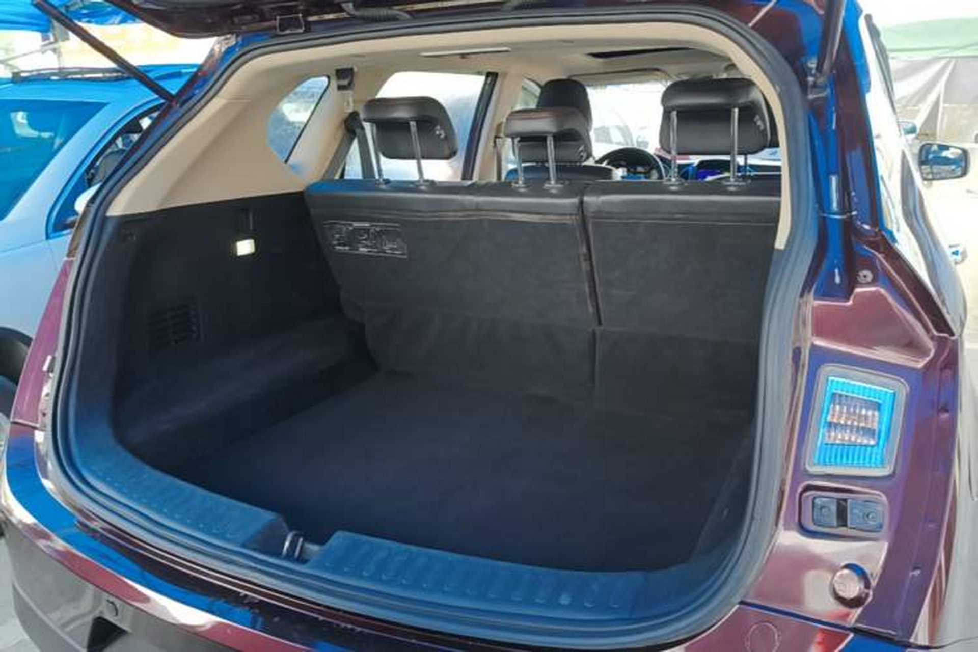 Used Baojun 560 2015 1.8L manual luxury version Trunk