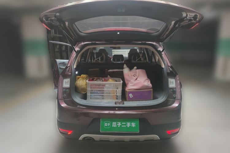 Used Baojun 560 2015 1.8L manual luxury version Trunk