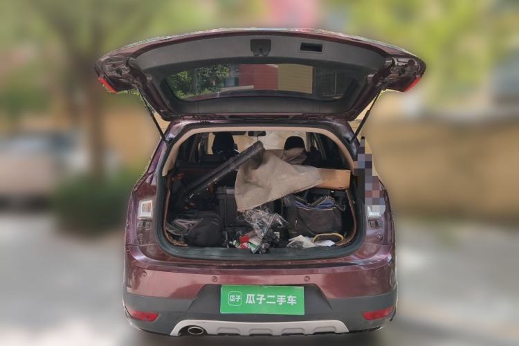 Used Baojun 560 2015 1.8L manual luxury version Trunk