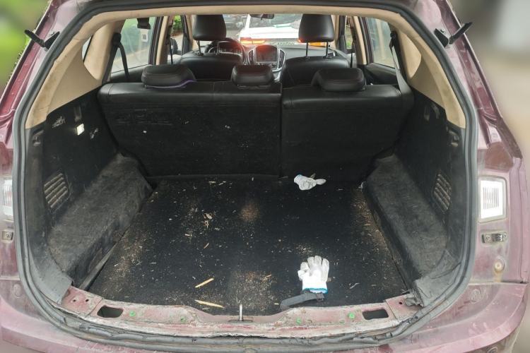 Used Baojun 560 2015 1.8L manual luxury version Trunk
