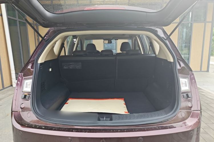 Used Baojun 560 2015 1.8L manual luxury version Trunk
