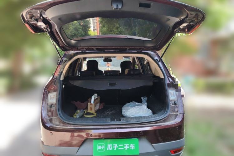 Used Baojun 560 2015 1.8L manual Comfort trim level Trunk