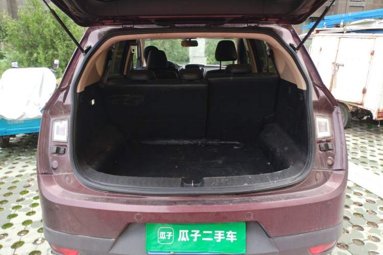 Used Baojun 560 2015 1.8L manual luxury version Trunk