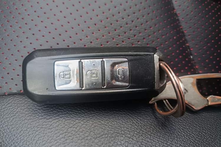 Used Baojun 560 2015 1.8L manual luxury version Vehicle Key