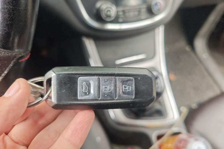 Used Baojun 560 2015 1.8L manual luxury version Vehicle Key