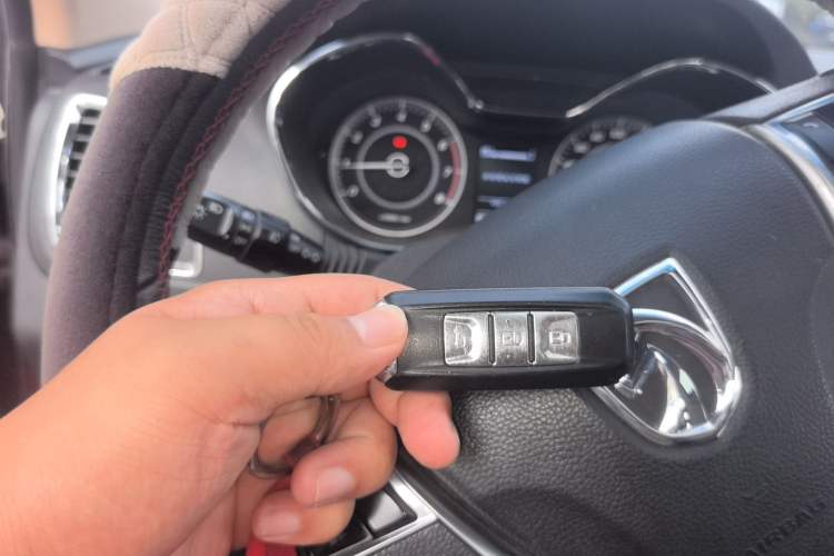Used Baojun 560 2015 1.8L manual luxury version Vehicle Key