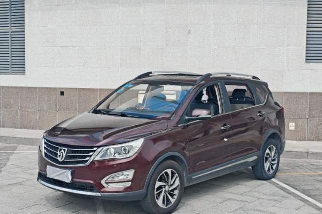 Used Baojun 560 2015 1.8L manual luxury version