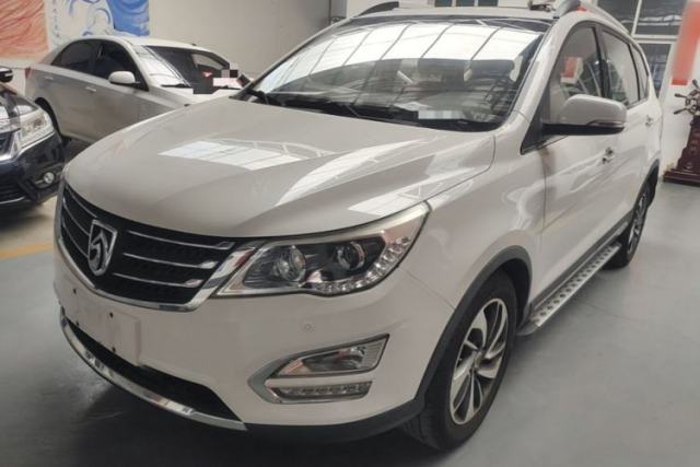 Baojun 560 2015 1.8L manual luxury version d’occasion