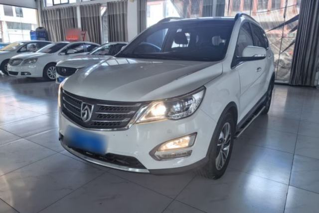 Used Baojun 560 2015 1.8L manual luxury version