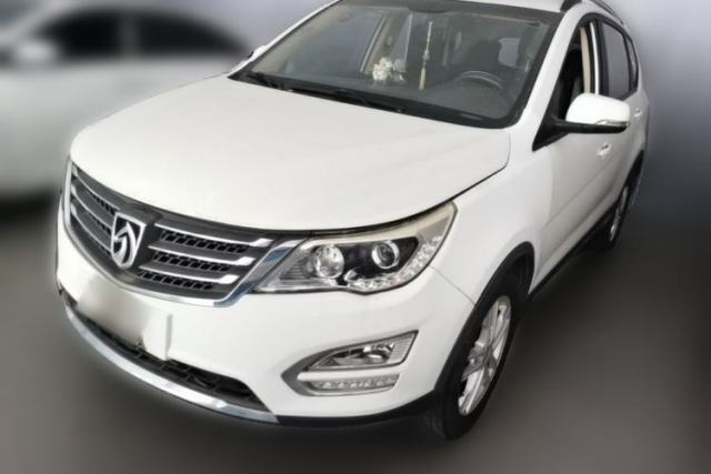 Used Baojun 560 2015 1.8L manual Comfort trim level