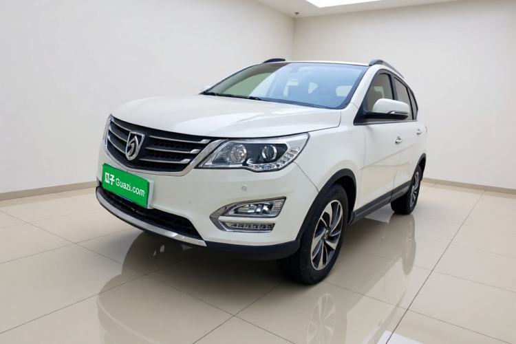 Używany Baojun 560 2015 1.8L manual luxury version Guazi used car, China used car export, Used car for sale, Used cars, Cheapest cars for sale