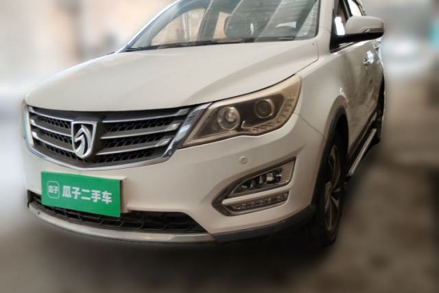 Used Baojun 560 2015 1.8L manual luxury version