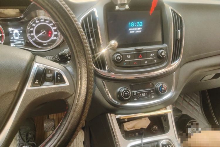 Used Baojun 560 2015 1.8L manual luxury version Audio And AC Panel