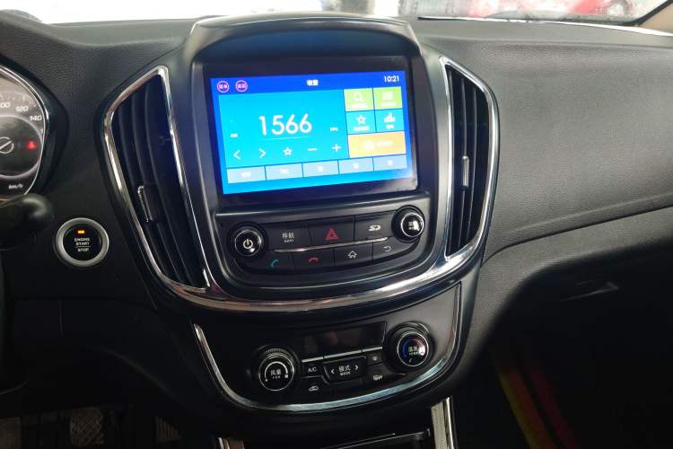 Used Baojun 560 2015 1.8L manual luxury version Audio And AC Panel