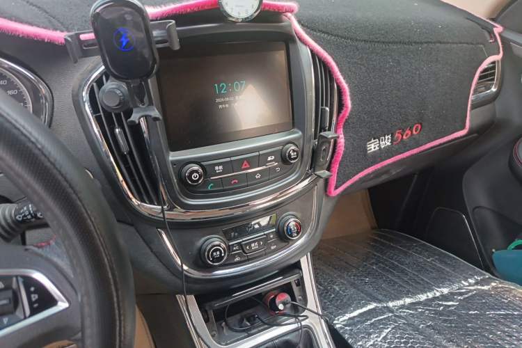 Used Baojun 560 2015 1.8L manual luxury version Audio And AC Panel