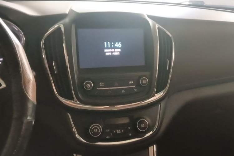 Used Baojun 560 2015 1.8L Manual Elite Edition Audio And AC Panel