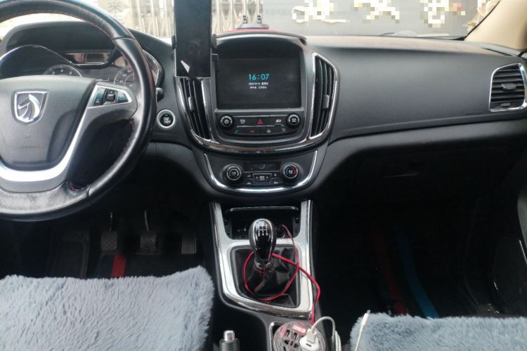 Used Baojun 560 2015 1.8L manual luxury version Audio And AC Panel