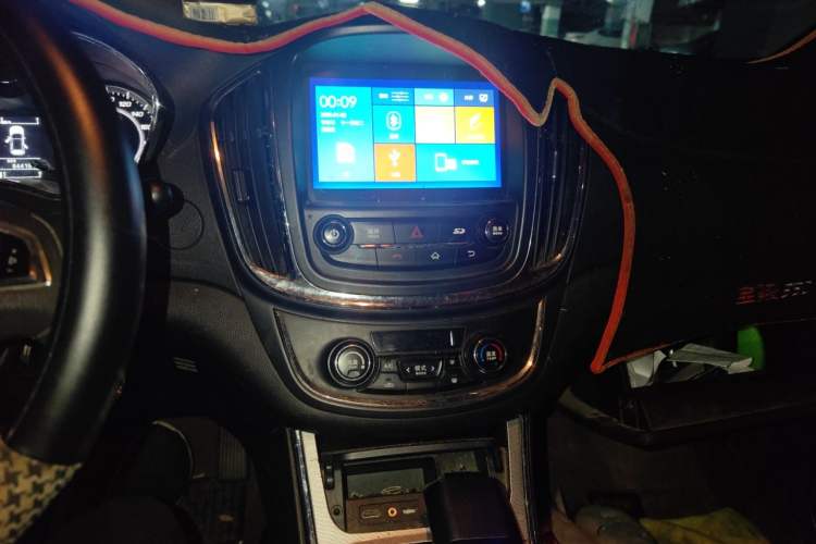 Used Baojun 560 2015 1.8L Manual Elite Edition Audio And AC Panel