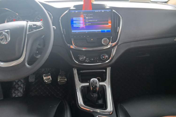 Used Baojun 560 2015 1.8L Manual Elite Edition Audio And AC Panel