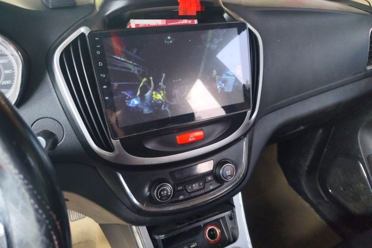 Used Baojun 560 2015 1.8L Manual Elite Edition Audio And AC Panel