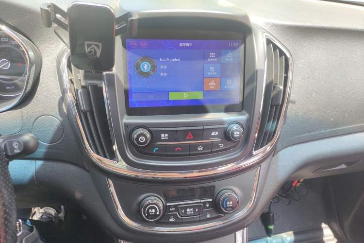 Used Baojun 560 2015 1.8L Manual Elite Edition Audio And AC Panel