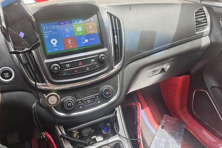 Used Baojun 560 2015 1.8L manual luxury version Audio And AC Panel