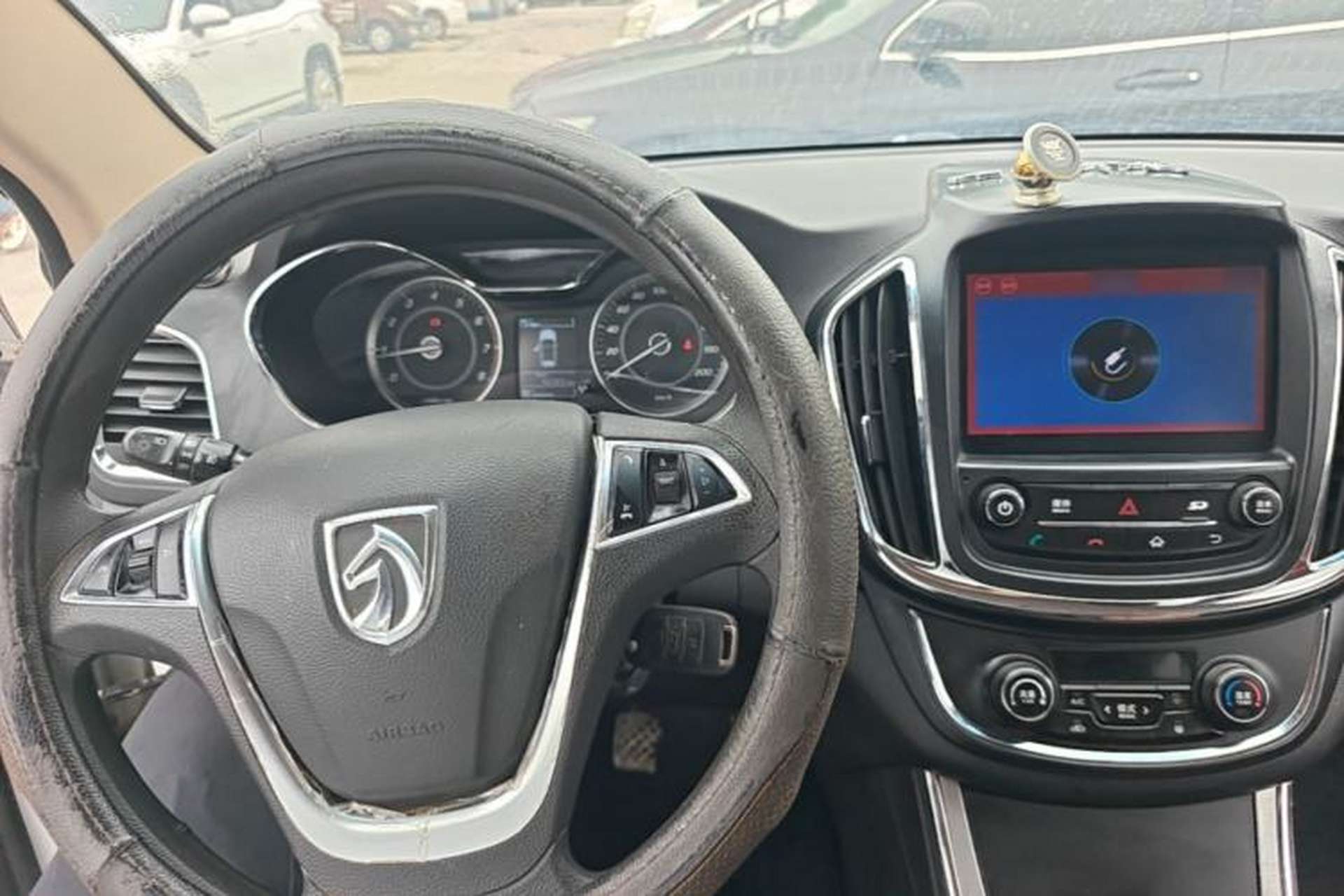 Used Baojun 560 2015 1.8L Manual Elite Edition Center Console