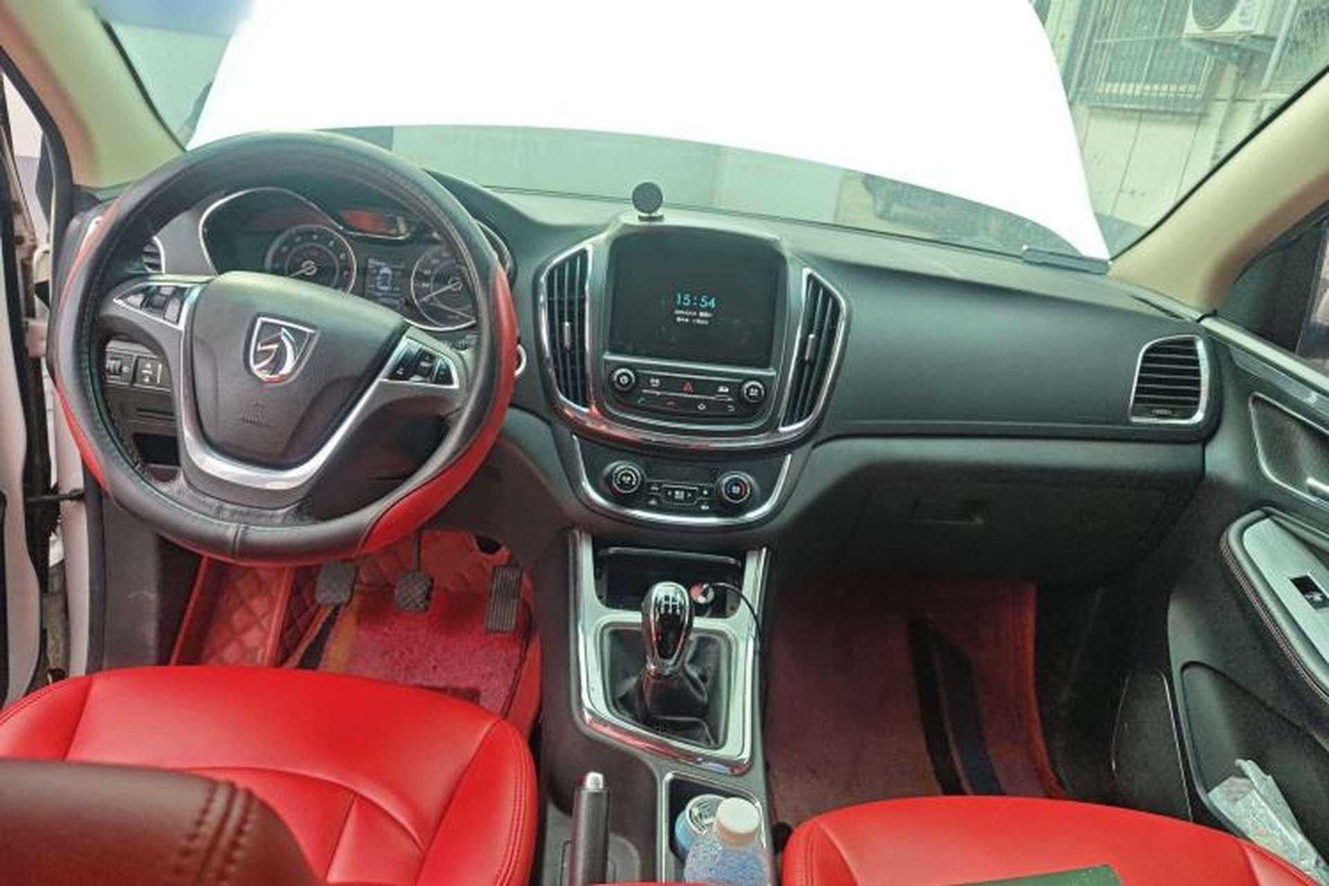 Used Baojun 560 2015 1.8L manual luxury version Center Console
