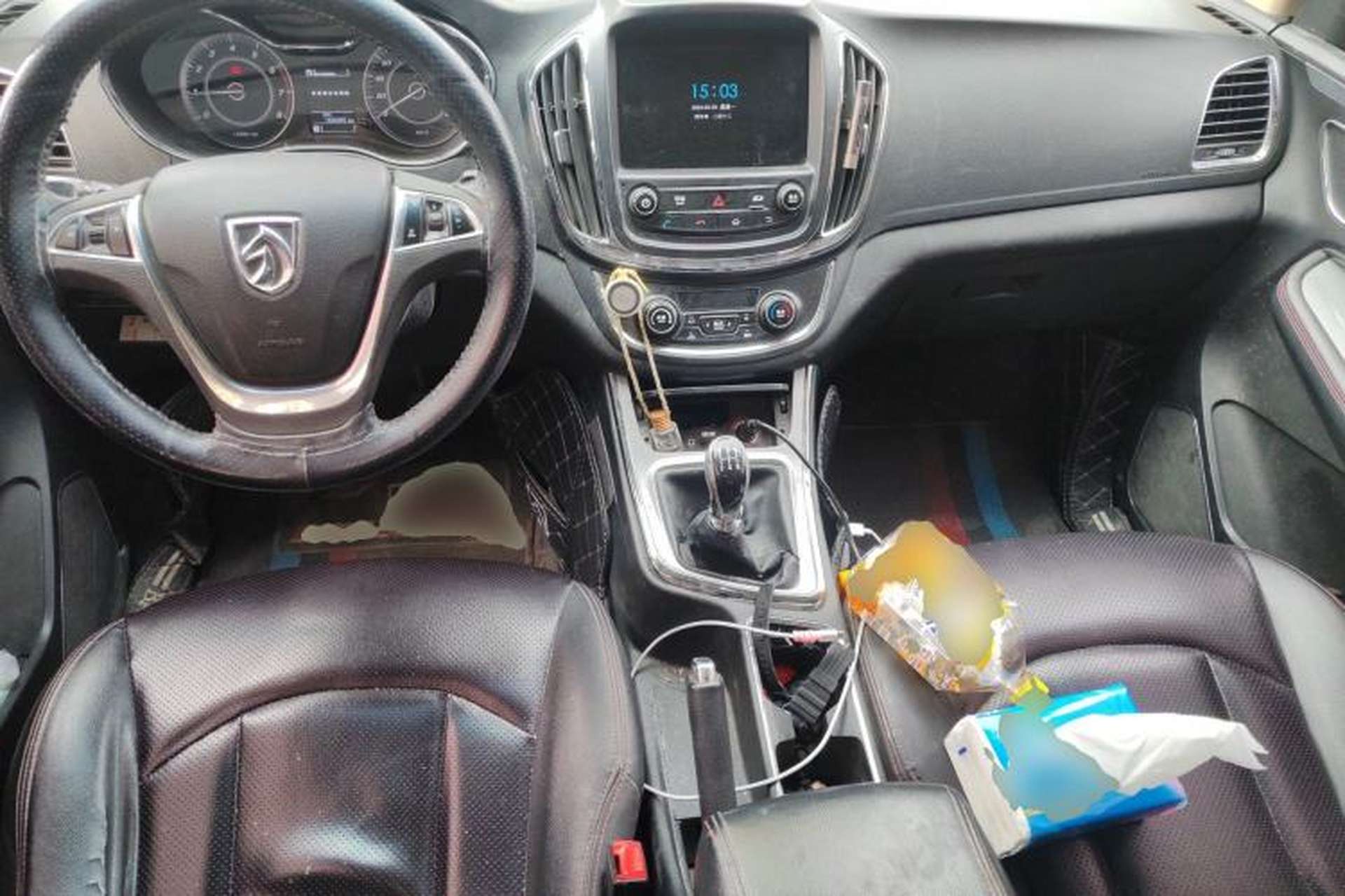 Used Baojun 560 2015 1.8L manual luxury version Center Console