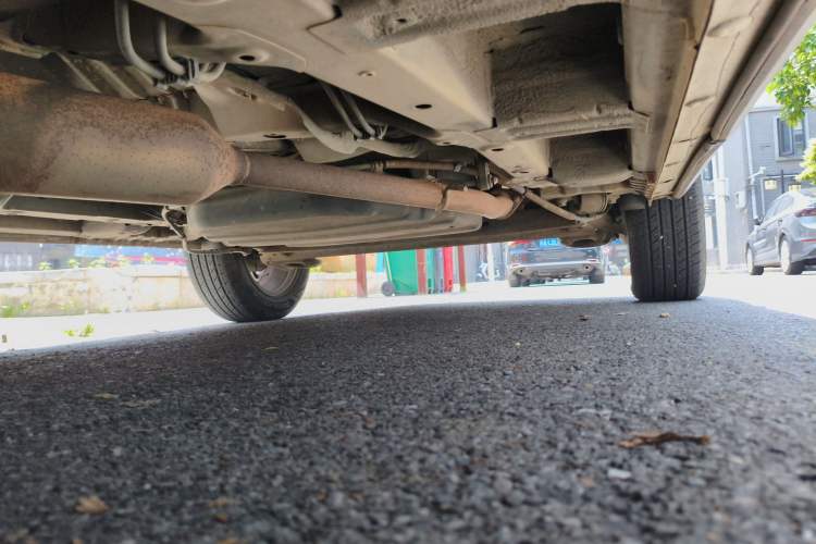 Used Baojun 560 2015 1.8L manual luxury version Chassis Front Left