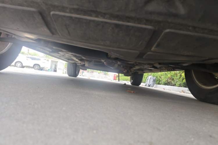 Used Baojun 560 2015 1.8L manual Comfort trim level Chassis Front