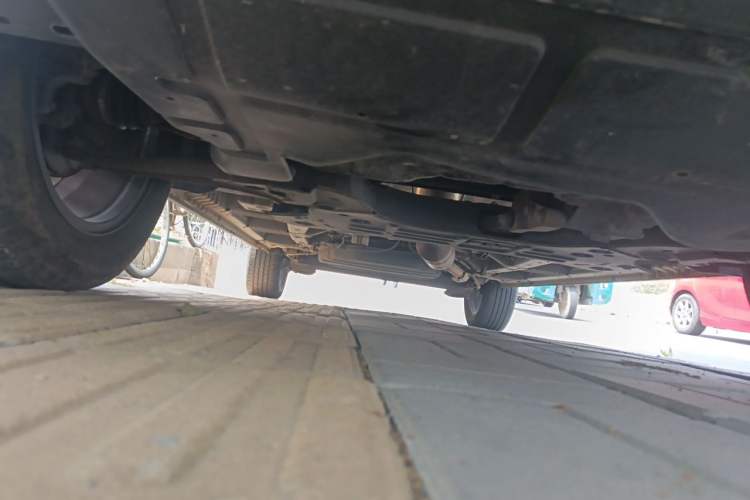 Used Baojun 560 2015 1.8L manual luxury version Chassis Front Right