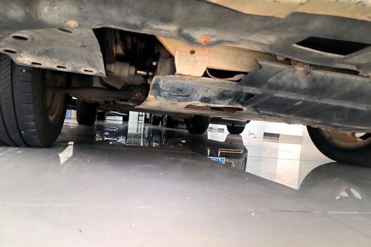 Used Baojun 560 2015 1.8L manual luxury version Chassis Front Right