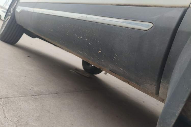Used Baojun 560 2015 1.8L manual luxury version Chassis Front Right
